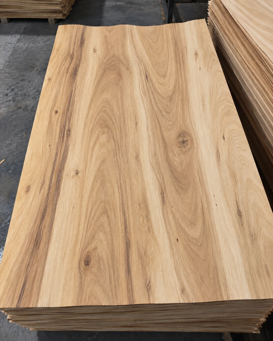 Acacia rotary-cut veneer – Grade B appearance