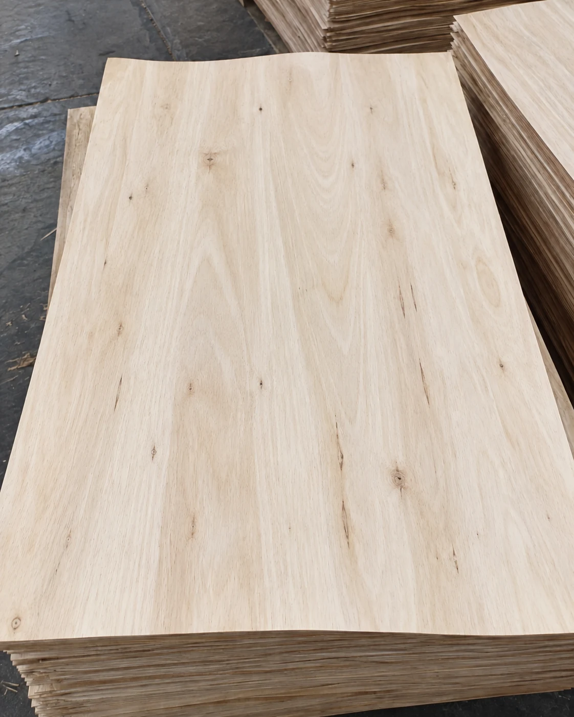 Rubberwood rotary-cut veneer – Grade B appearance